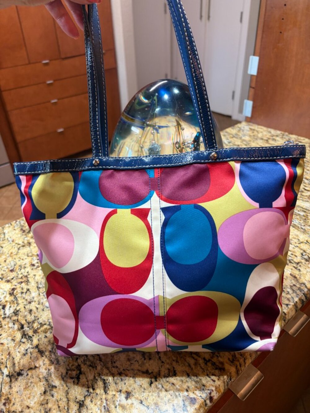 COACH VINTAGE Y2K OP ART SIGNATURE SCARF PRINT SATIN TOTE/SHOULDER BAG - EUC - Picture 2 of 7